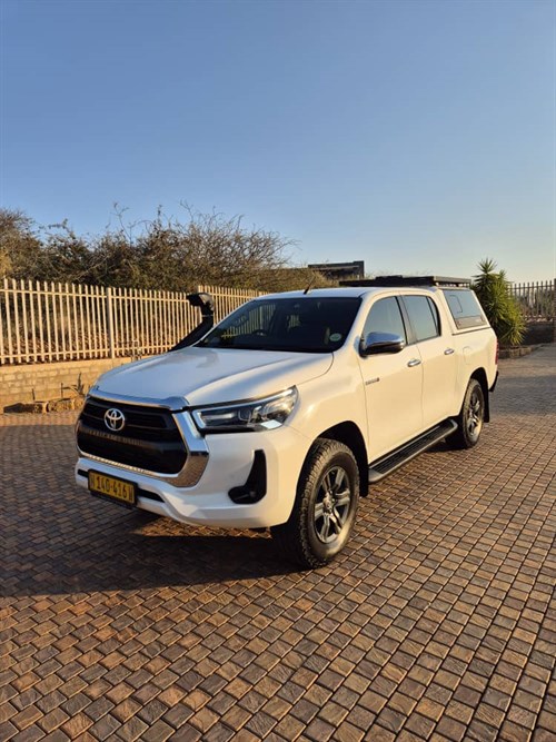 Toyota Hilux 2.8 GD-6 Raider Double Cab Auto 4x4